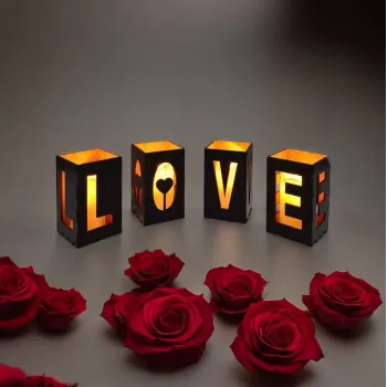 Love Yazılı 4 Lü Ahşap Mumluk Love Yazılı 4 Lü Ahşap Mumluk